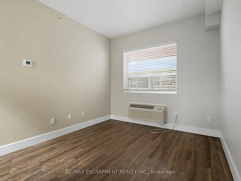149 Main St W #203 — Photo 13