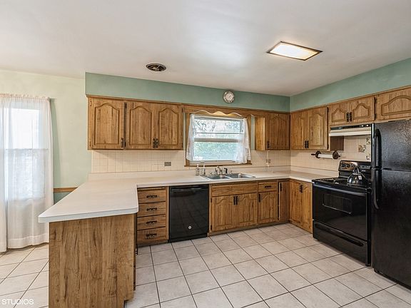 4th image of 544 Sunset Ave