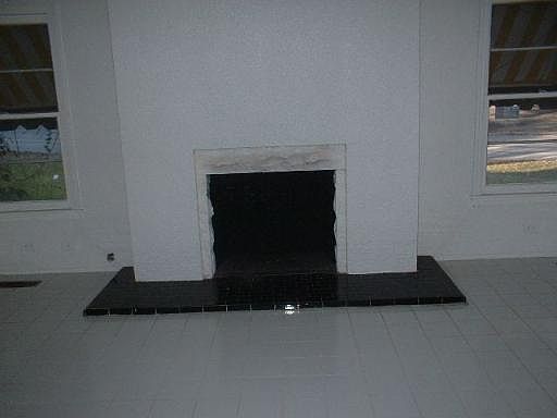 5th image of 118 BARTLETT PL