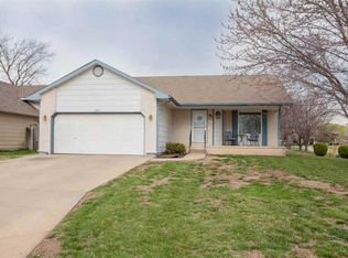 2407 N Pembroke Ct, Augusta, KS 67010