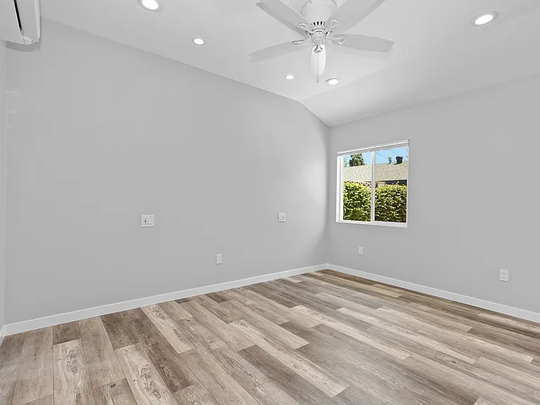 831 E Hoover Ave — Photo 45
