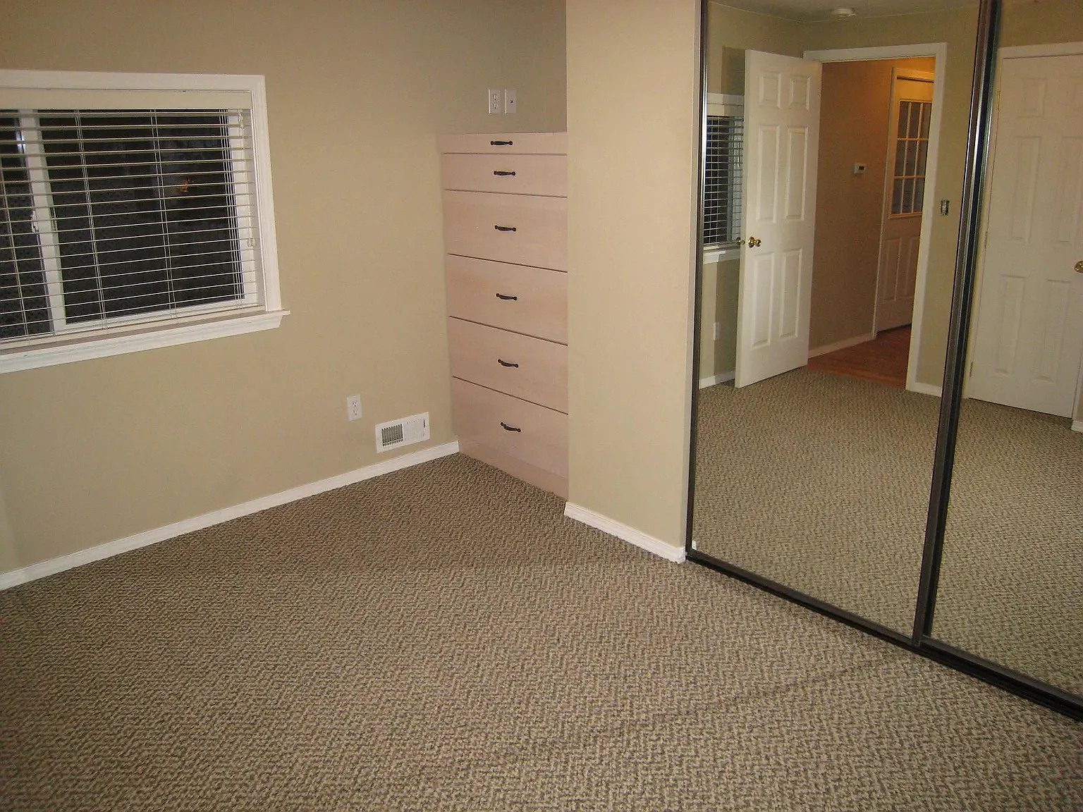 2 bed, 762 sqft, $2,000 — Photo 4