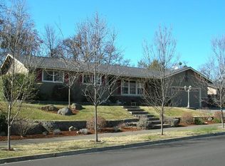 308 White Oak Cir, Medford, OR
