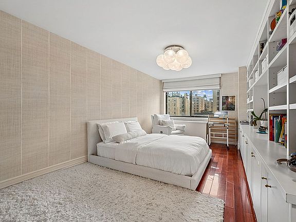 5th image of 275 W 96th St APT 15B