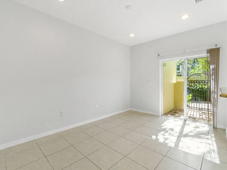 406 Lake Monterey Cir — Photo 7