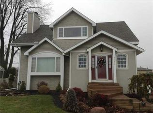 2191 Shoreland Ave, Toledo, OH 43611