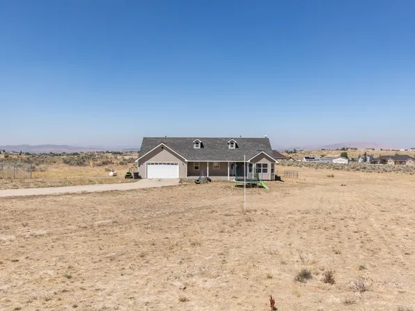 763 Buckskin Ln, Spring Creek, NV 89815