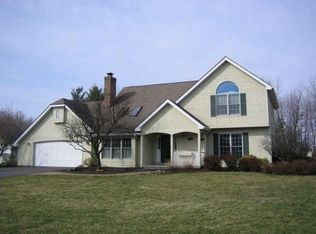 11 Edenfield Rd, Penfield, NY 14526