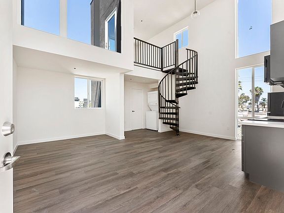 5th image of 2828 Howard Ave #10