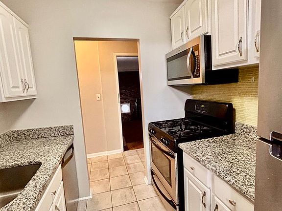 5th image of 1533 Colonial Dr APT 303