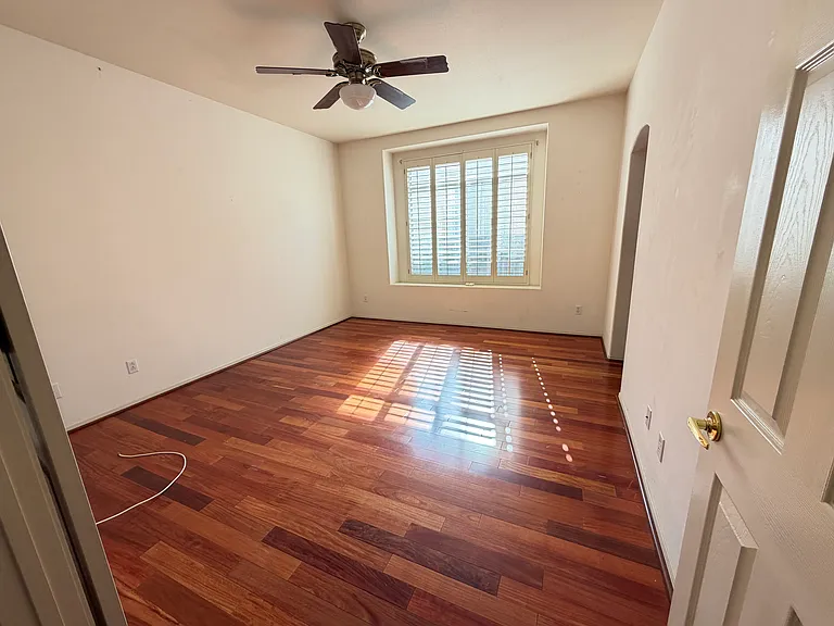 28620 Champions Dr — Photo 14