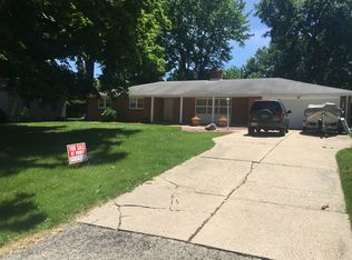 3801 Pinecrest Rd, Rockford, IL 61107