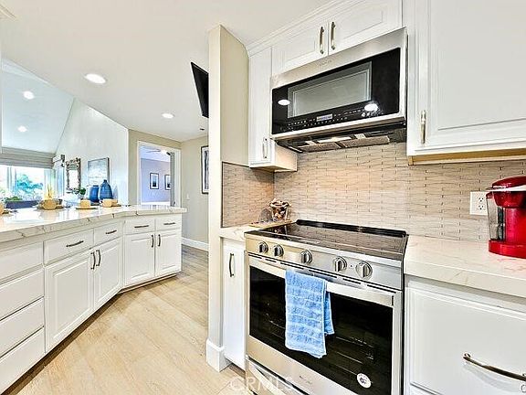 5th image of 420 Lake St Unit 301
