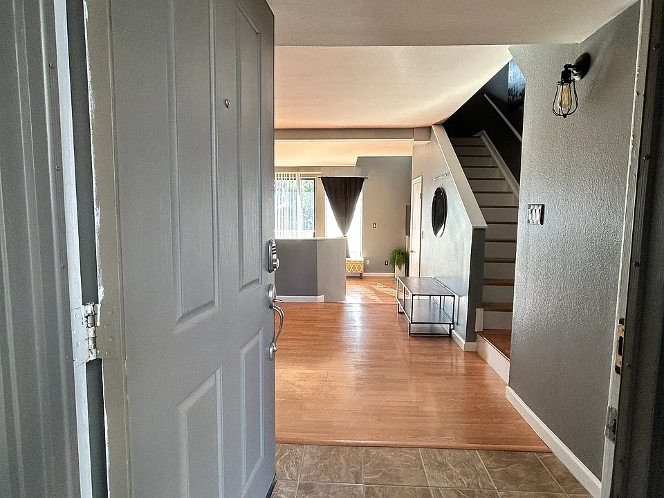 10055 E Mountainview Lake Dr