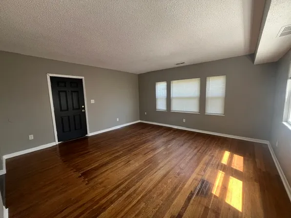 4451 Tracy Ave #1D, Kansas City, MO 64110