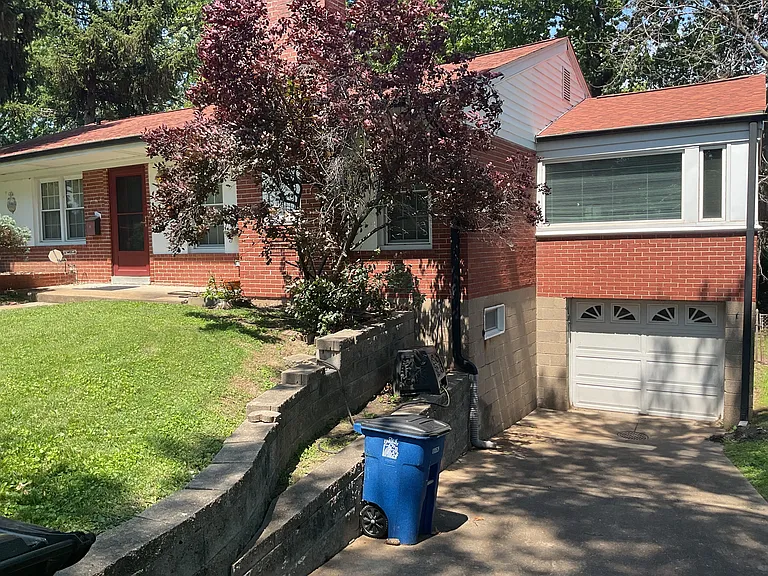 1116 E Parkedge Ln — Photo 2