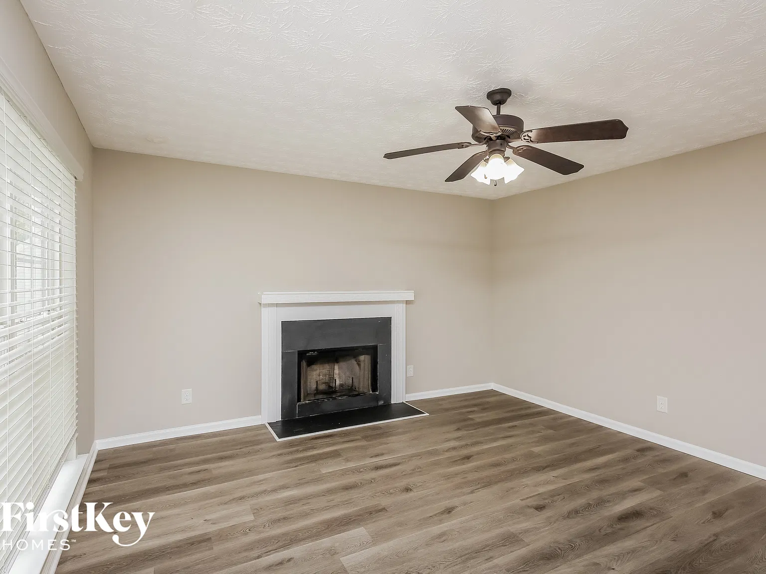 4 bed, 2.5 bath, 2462 sqft, $2,825 — Photo 4