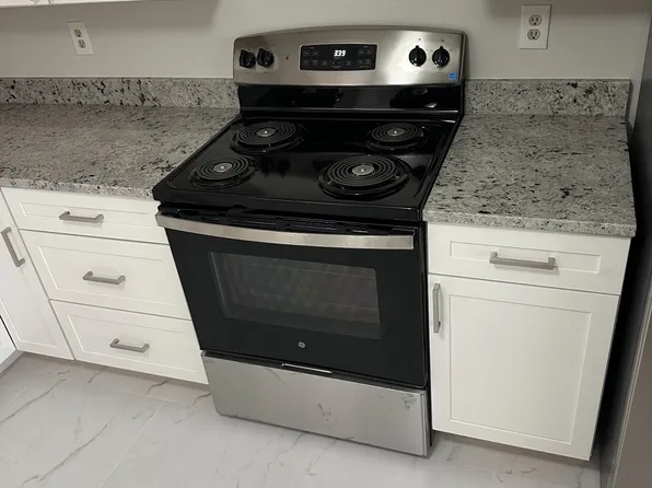 4953 Vincennes St, Cape Coral, FL