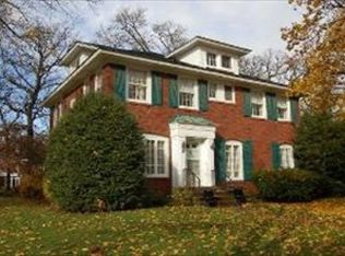 1006 N Spring St, Elgin, IL 60120