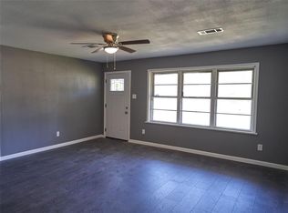 802 S 7th St, Baytown, TX 77520