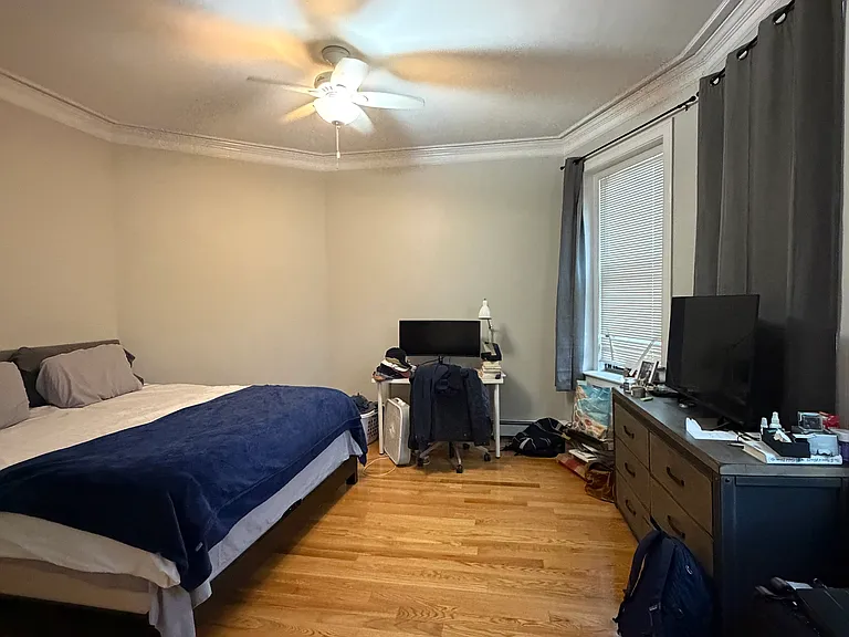 498 E Broadway #1 — Photo 15
