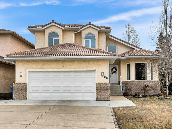 28 W Woodpark Close SW, Calgary, AB T2W 6G2