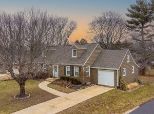 3712 Pinecrest Rd, Rockford, IL 61107