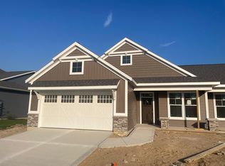 3756 Leenheer Dr #11, Grandville, MI 49418