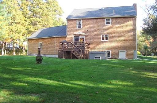 4th image of 35 Carriage House Dr