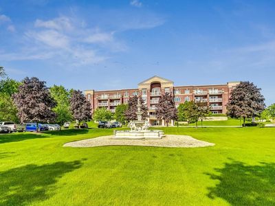7031 W Touhy Ave APT 408, Niles, IL, 60714