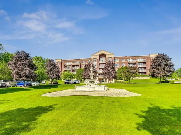 7031 W Touhy Ave, Niles, IL 60714