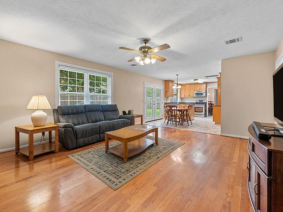 2nd image of 9302 Wandsworth Dr