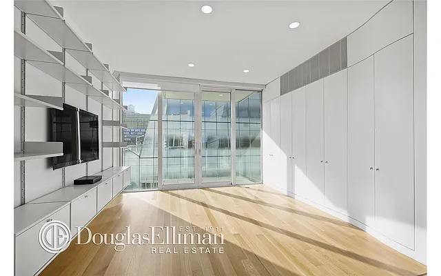 Rented by Douglas Elliman | media 27