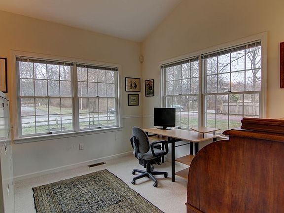 3rd image of 34 Starr Dr