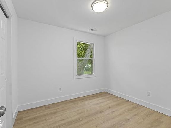 3rd image of 3038 Meredith Ave #1