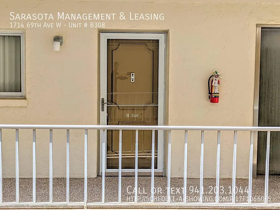 Waterfront Condo! Updated 1 Bed, 1 Bath in the Sarasota Cove Condominiums! — Photo 4