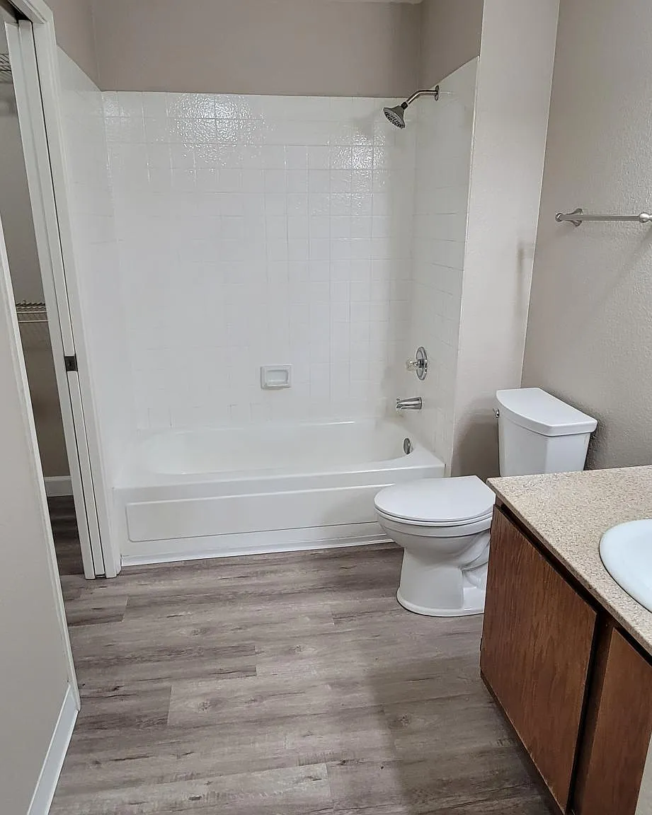 Sutter Court — Photo 4