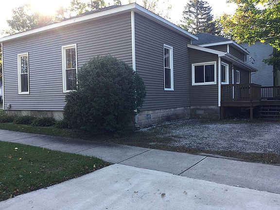 5th image of 209 N Gaylord Ave