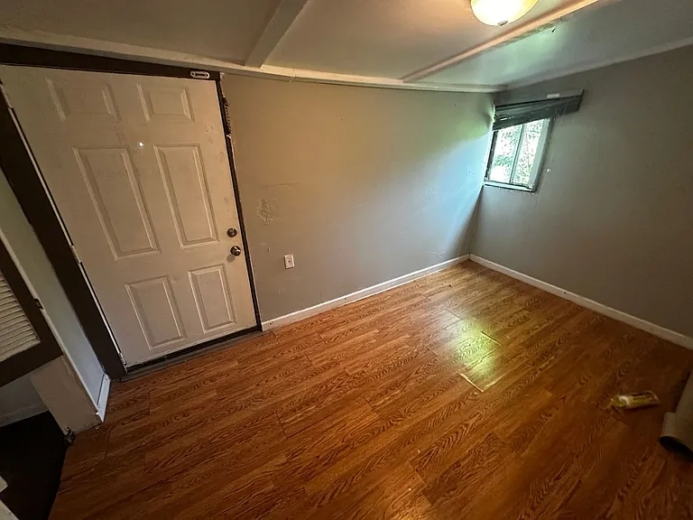 1814 Savannah Ave — Photo 2