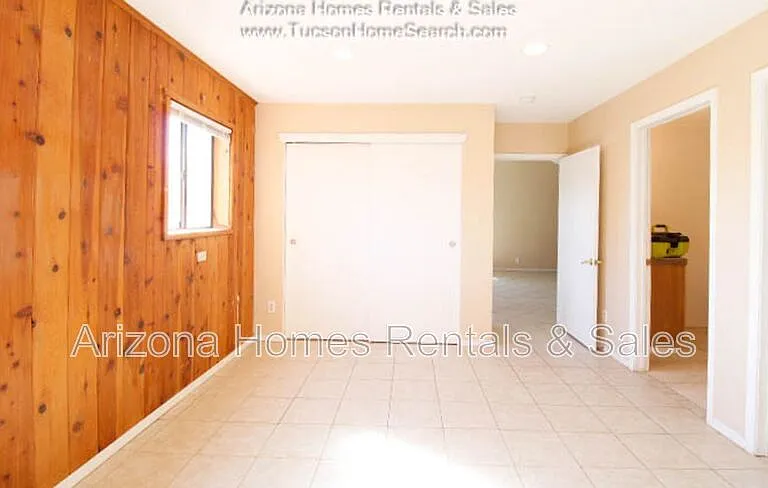 801 E Halcyon Rd — Photo 7