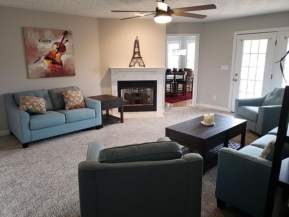 4th image of 571 Blackberry Cir