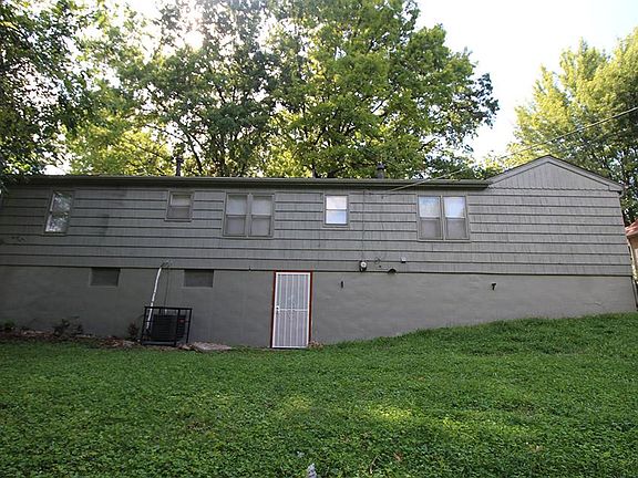 4th image of 1827 Ewing Ave