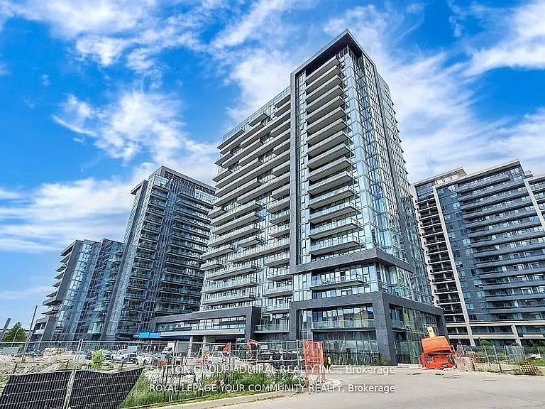 20 Gatineau Dr #702 — Photo 1