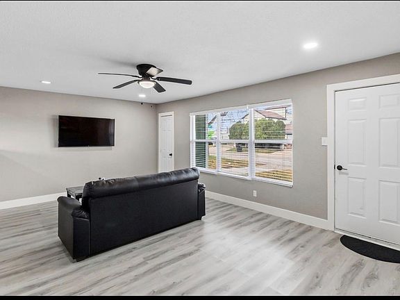 4th image of 5914 Southcrest St