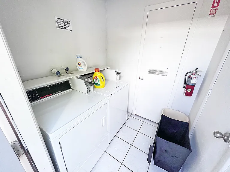 312 NE 15th Ave #10 — Photo 13
