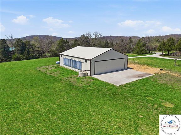 3rd image of 21756 Flippin Rd