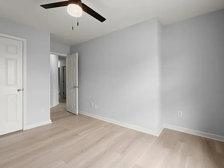 1947 Lakeshore Overlook Cir NW — Photo 32
