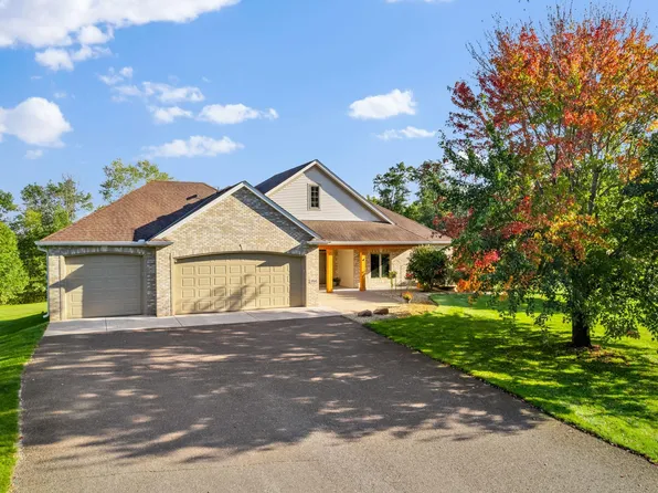 39541 Eastwood Ave, North Branch, MN 55056