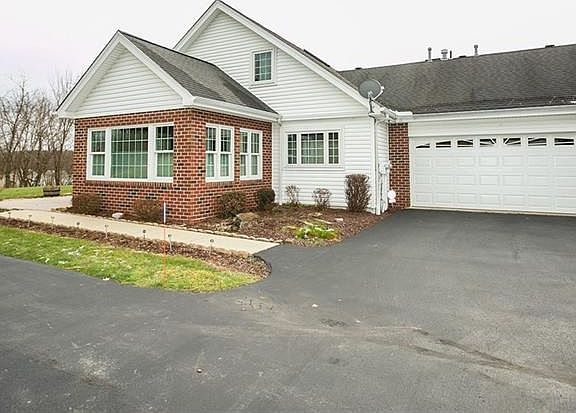 2nd image of 5021 Whispering Pines Ln