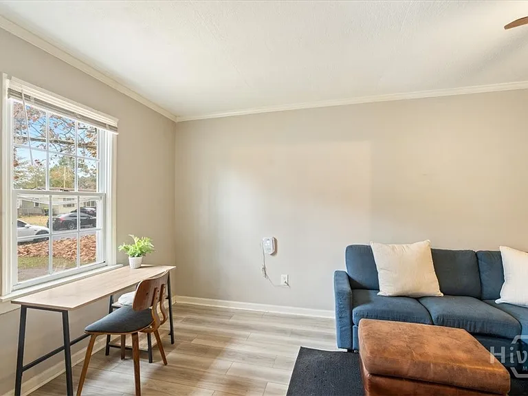 325 Manor Dr — Photo 13